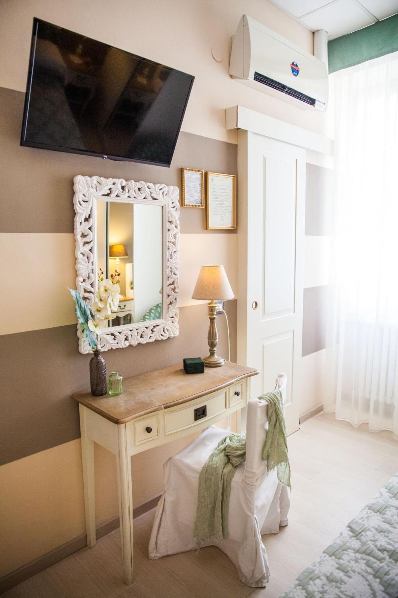 Hotel Tina Діано-Марина Екстер'єр фото