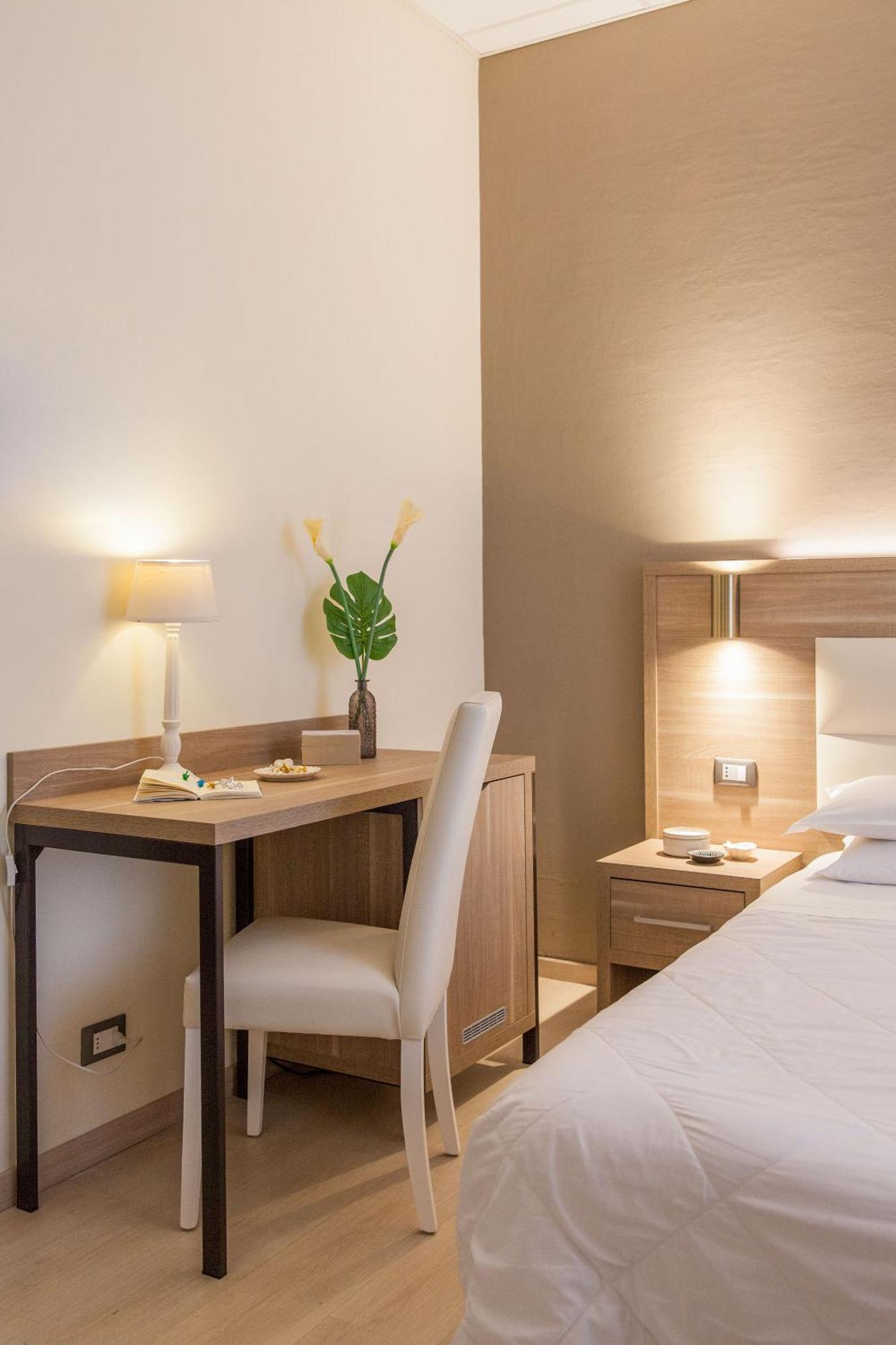 Hotel Tina Діано-Марина Екстер'єр фото