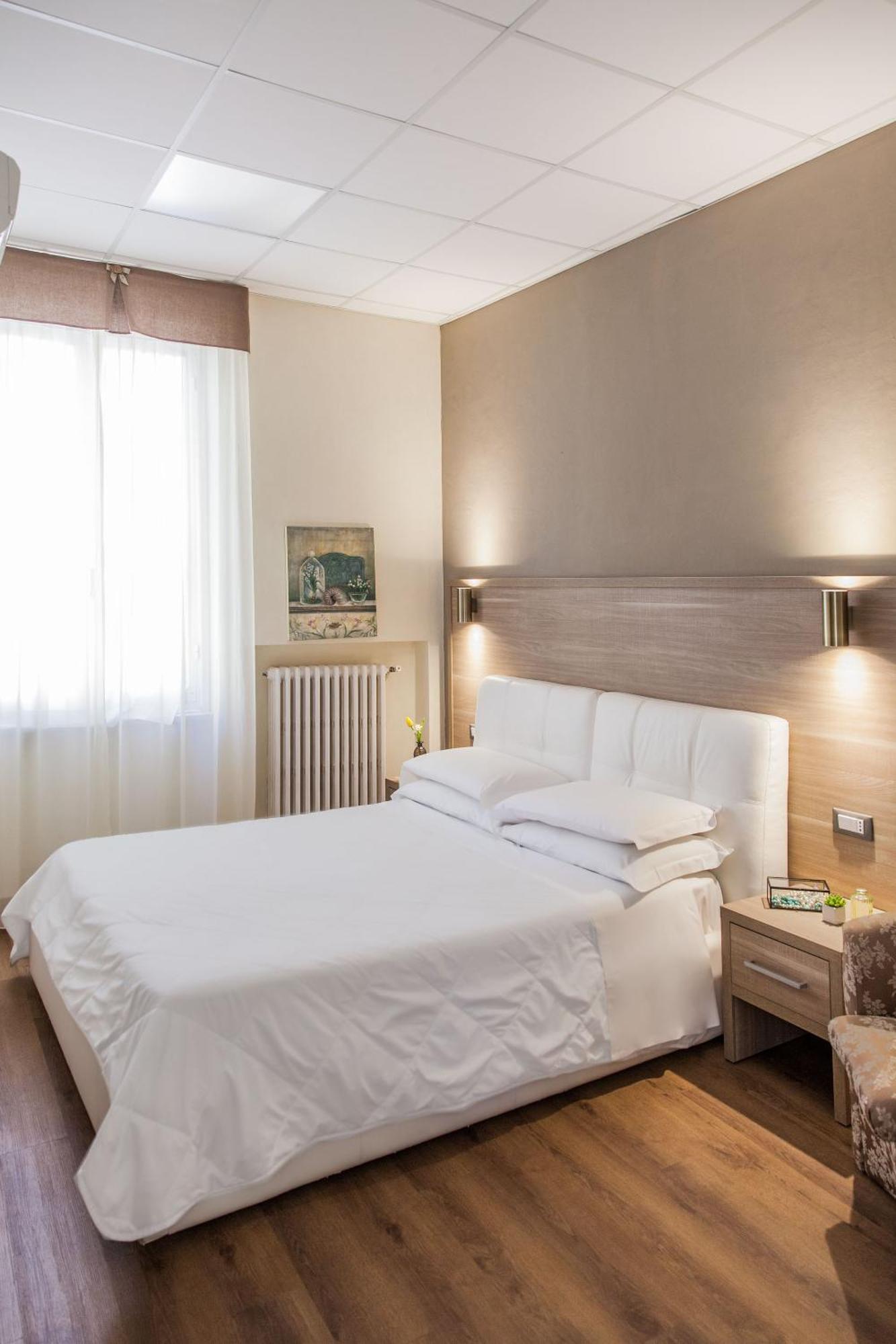 Hotel Tina Діано-Марина Екстер'єр фото
