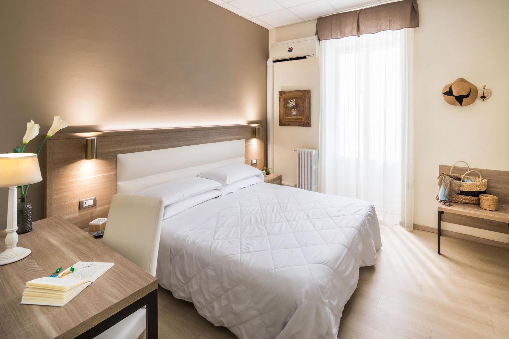 Hotel Tina Діано-Марина Екстер'єр фото