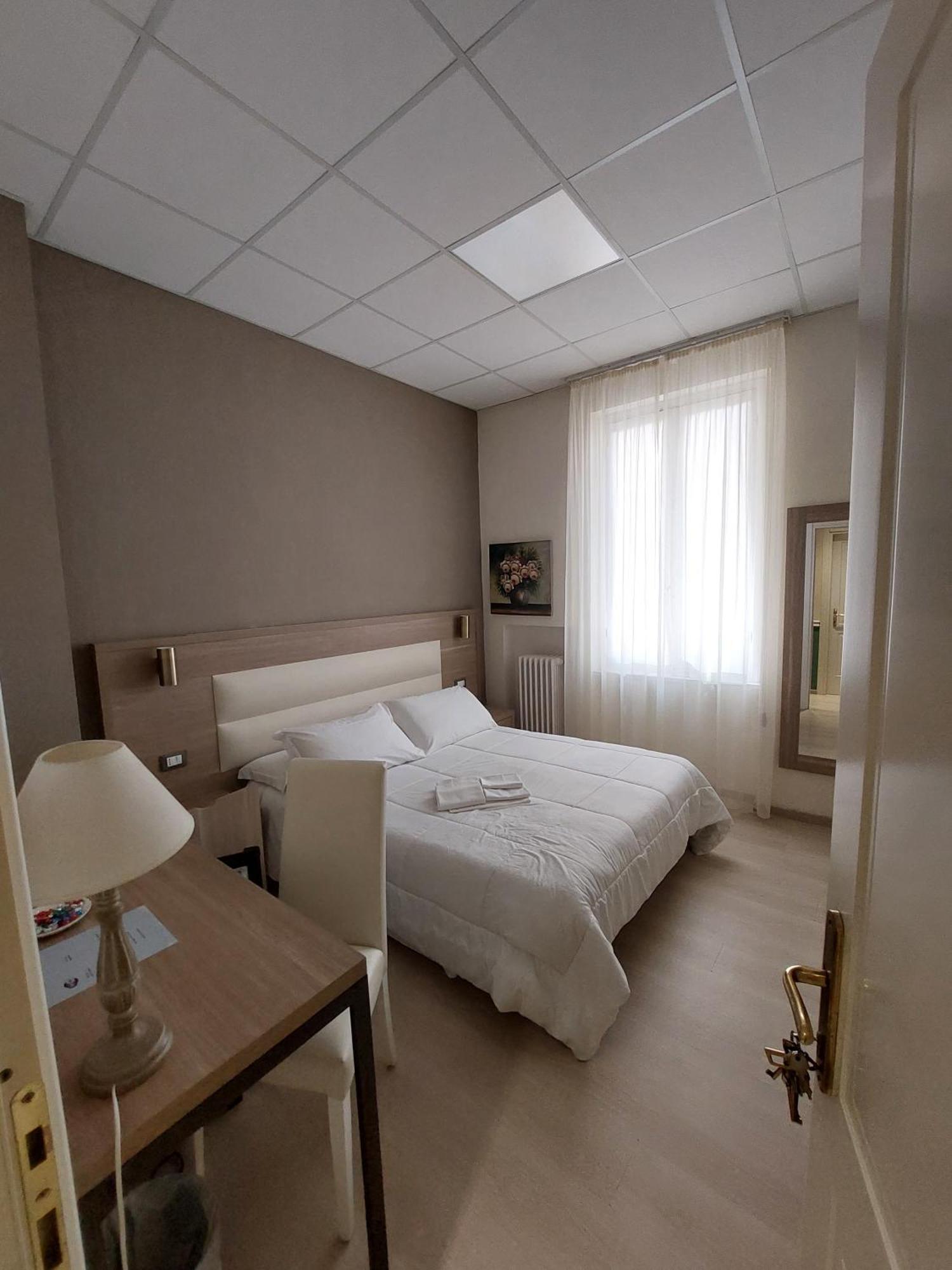 Hotel Tina Діано-Марина Екстер'єр фото